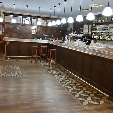 Le Sully Sur Yon מלון לה-רוש-סור-יון