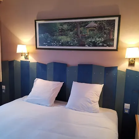 Le Sully Sur Yon Hotel 2*