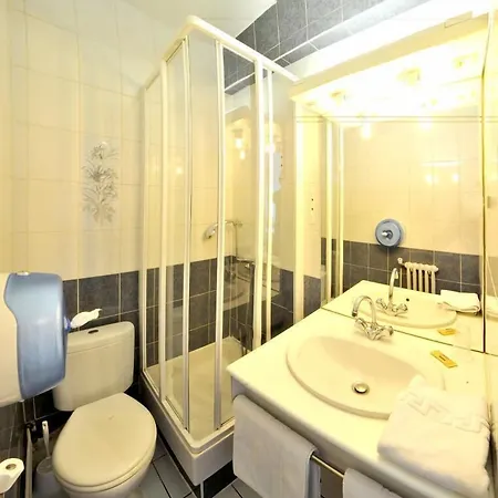 Hotel Le Sully Sur Yon 2*