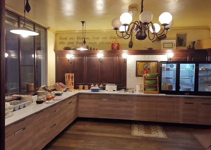 Le Sully Sur Yon Hotel 2*