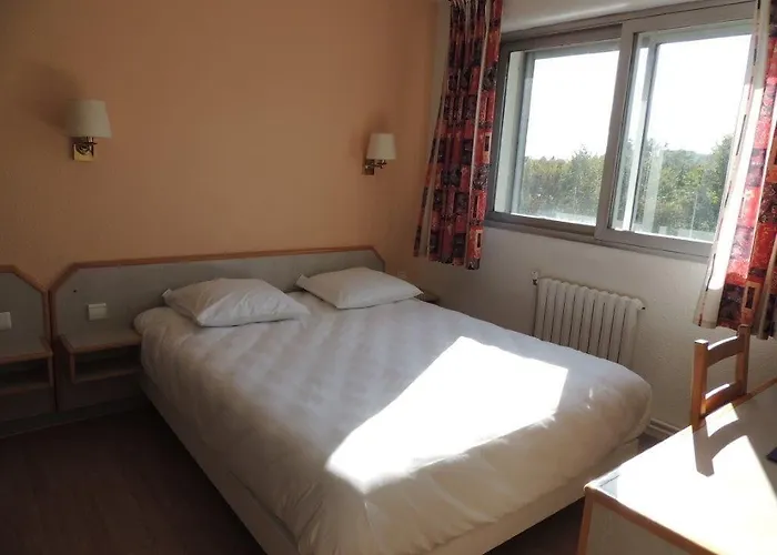 Le Sully Sur Yon לה-רוש-סור-יון