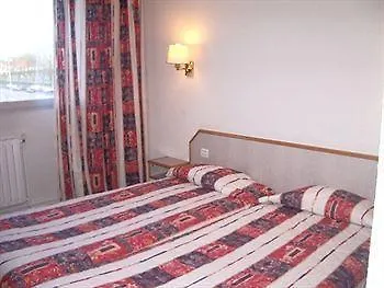 Le Sully Sur Yon 2* לה-רוש-סור-יון